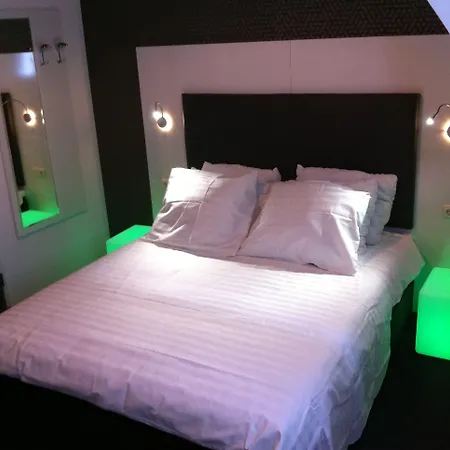 Vossius Vondelpark מלון 3*