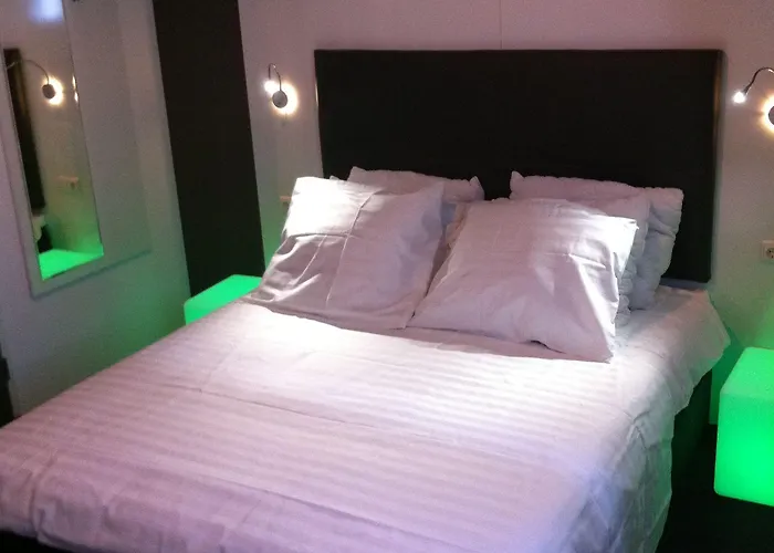 Vossius Vondelpark Hotel 3*